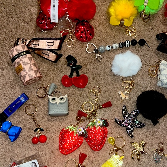NWOT! Choose one! more not pictured here, keychains/ purse charms,purse holders🤩 - Picture 4 of 7